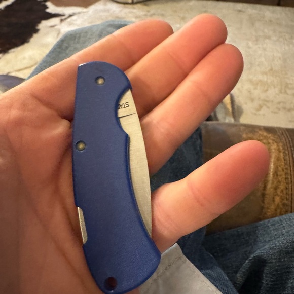 Sleek Blue Pocket Knife for Men - Picture 1 of 5